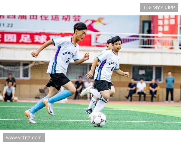 青少年足球发展中的营养干预与成长支持