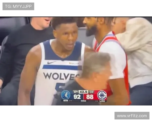 华子荣膺全明星MVP芬奇在电视前见证辉煌时刻倍感自豪 华子荣膺全明星MVP芬奇在电视前见证辉煌时刻倍感自豪